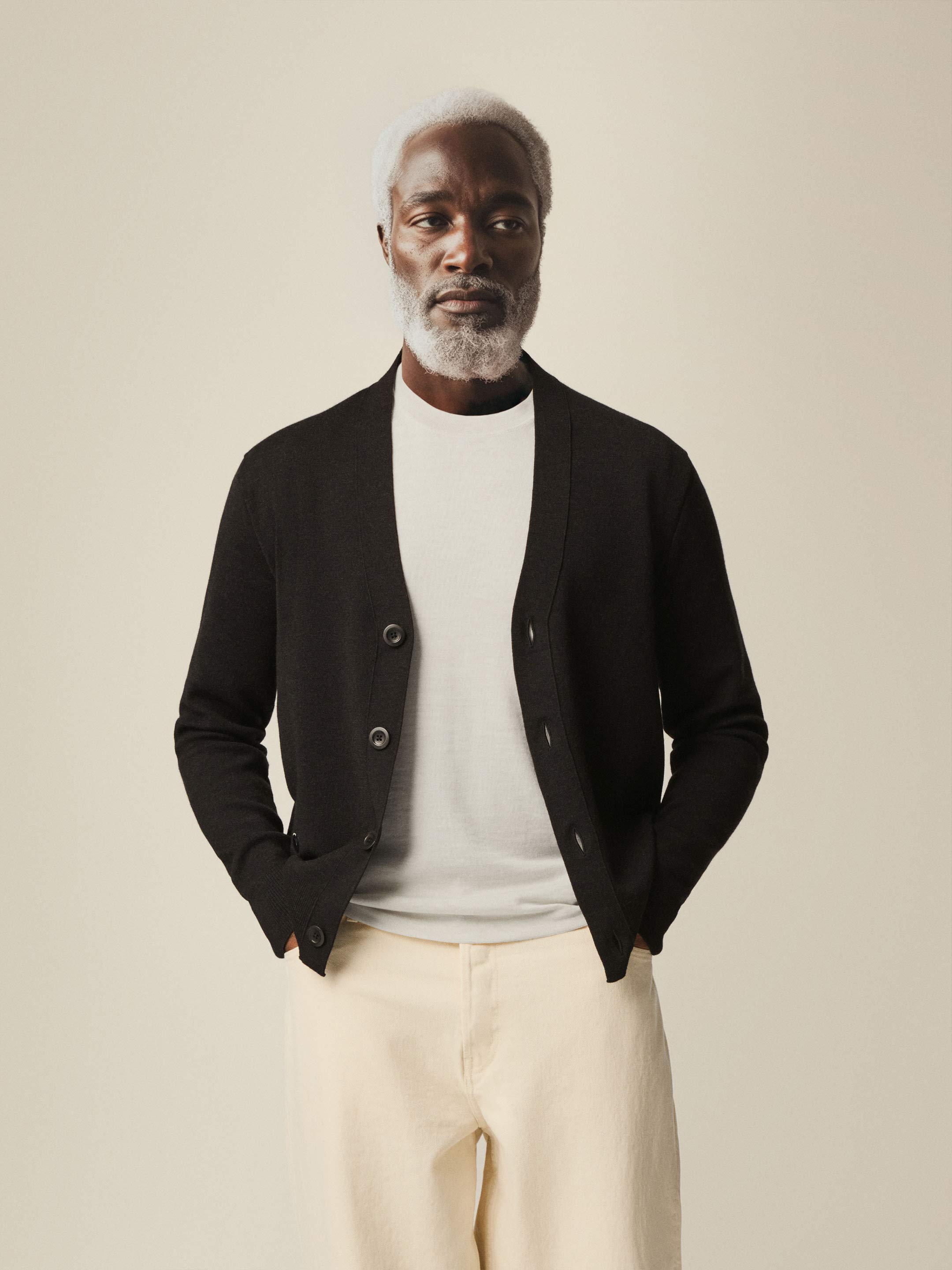 Knitted Cardigan Light in Anthracite Black