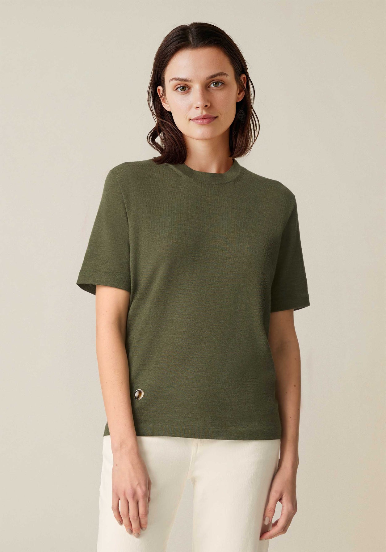The Ultra-Light T-Shirt Moss Green Female Image