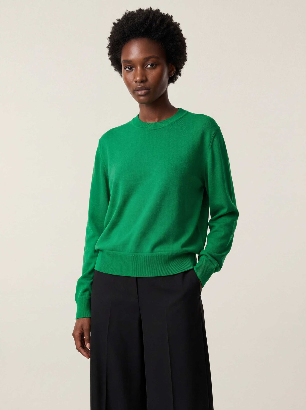 The Boxy Knitted Crewneck Bottle Green Female Image