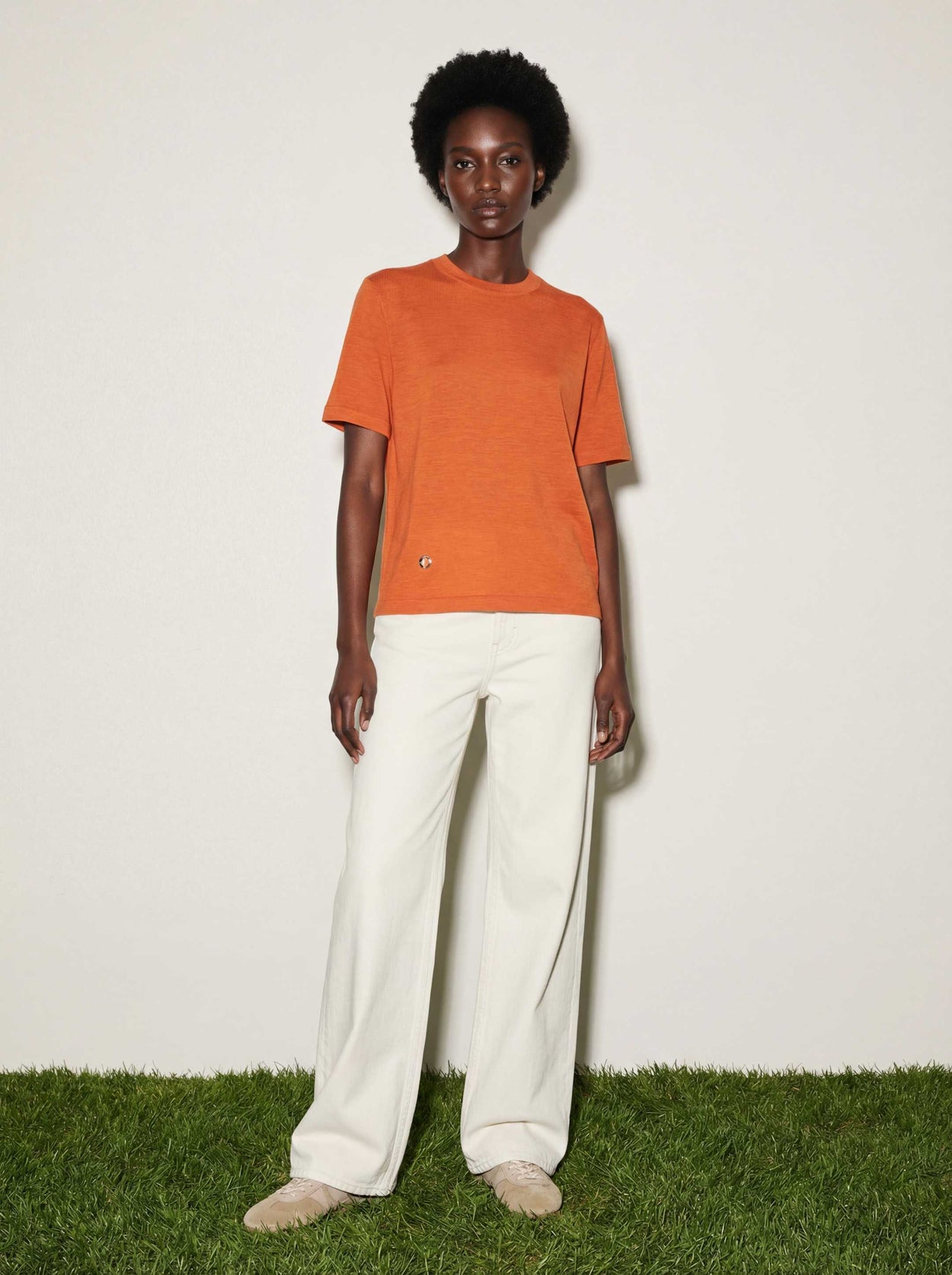 The Ultra-Light T-Shirt Burnt Orange Female Image