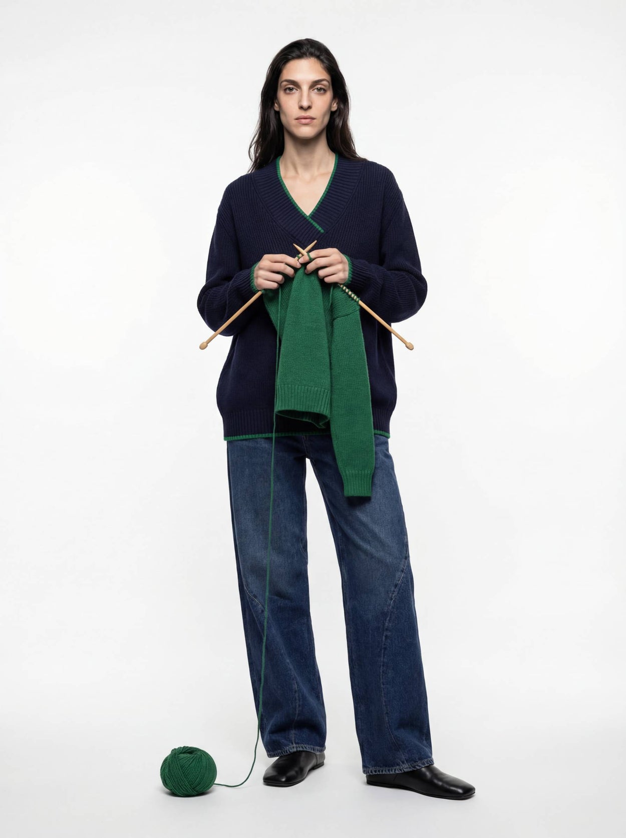 The Vale V-Neck Pacific Blue Female Image