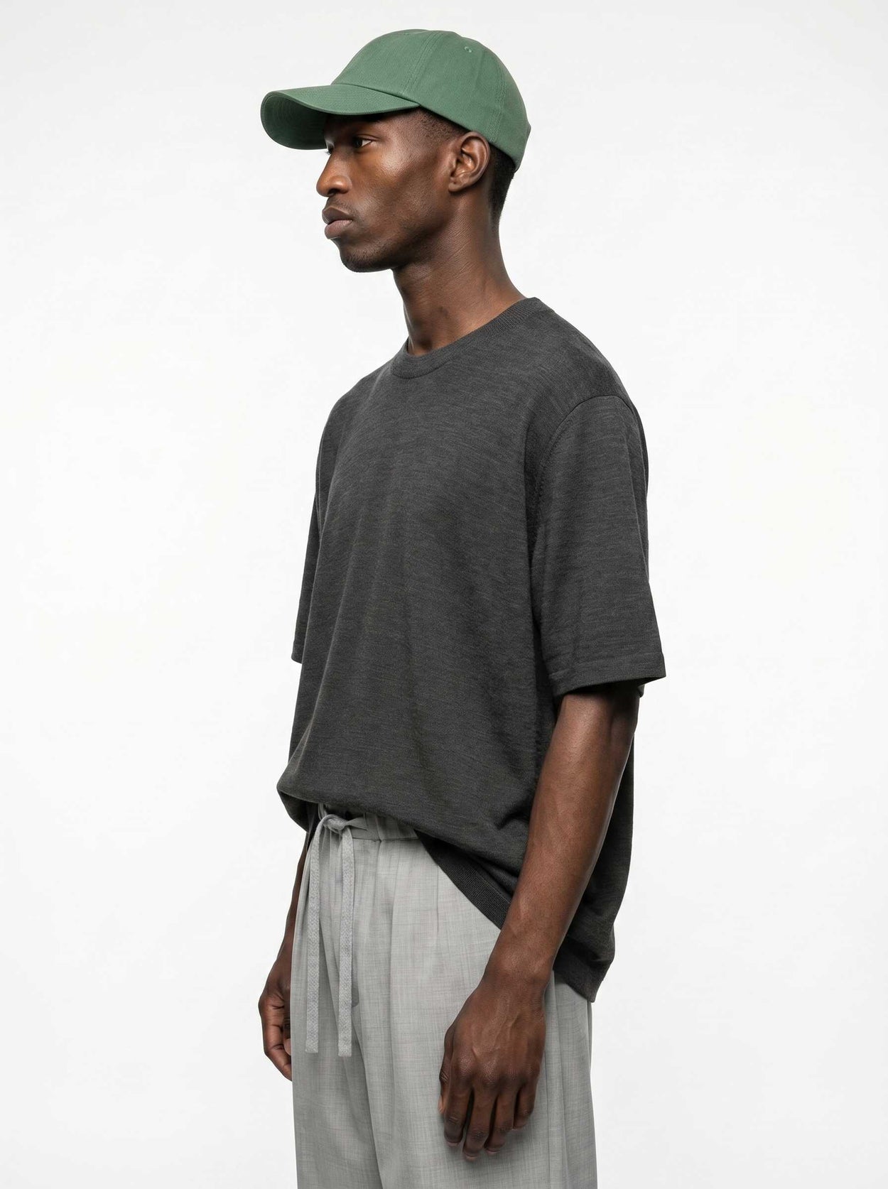 The Fine Knit T-Shirt Slate Grey Male Image