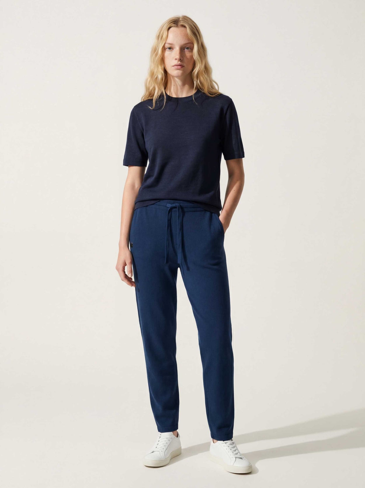 The Flow Jogger Tasman Blue Female Image