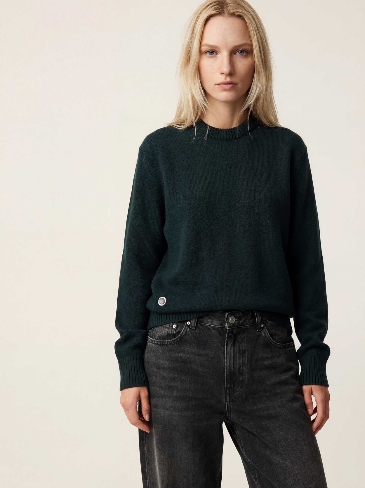 The Original Crewneck Forest Green Female Image