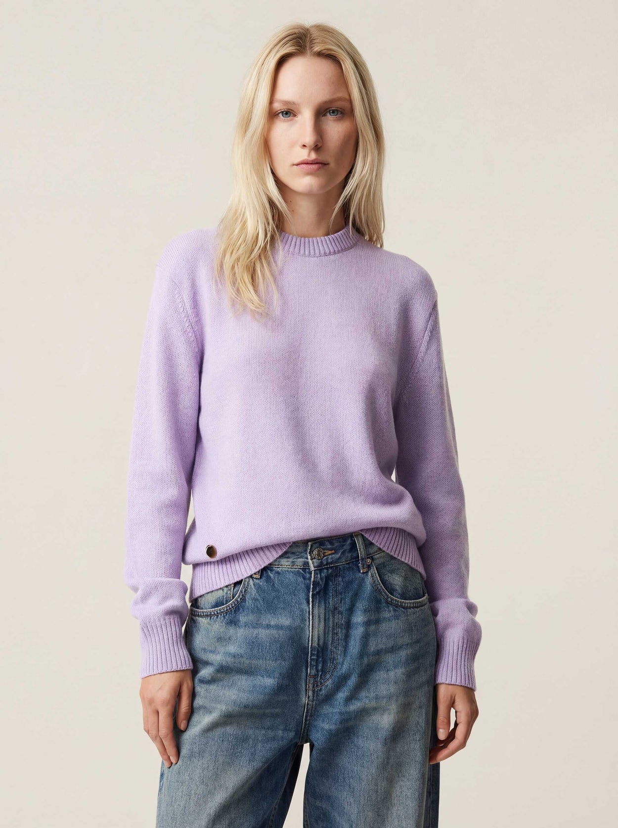 The Original Crewneck Lupin Lilac Female Image