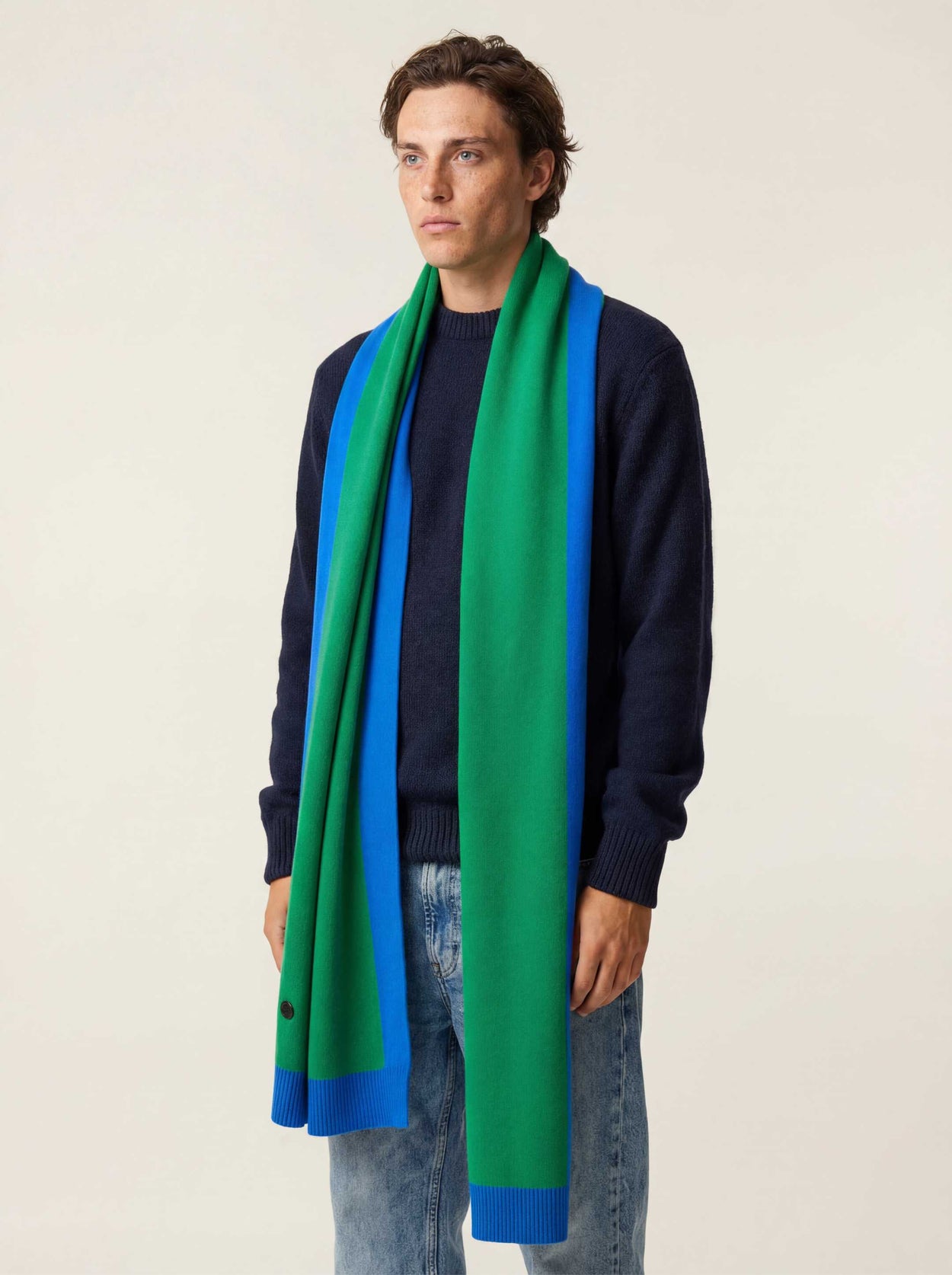 The Silhouette Scarf Bottle Green Male Image