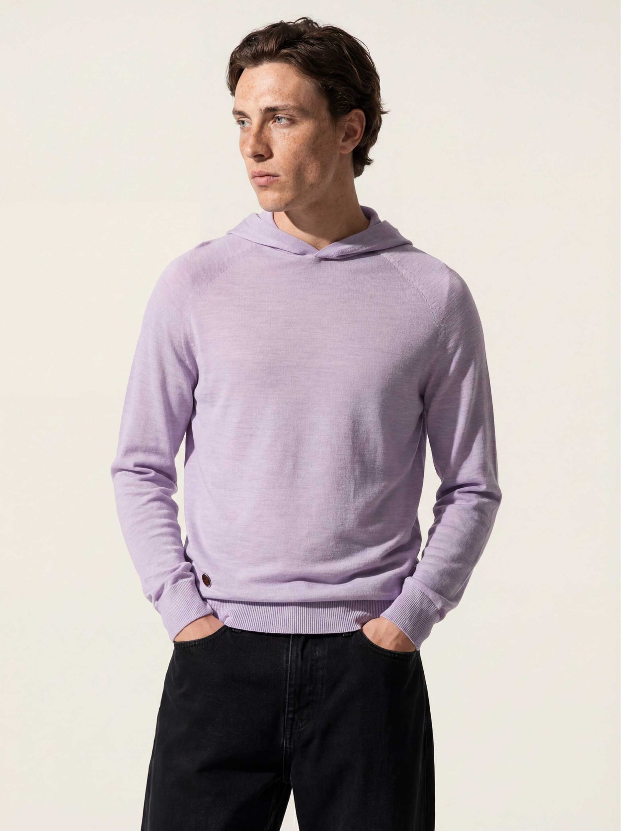 The Ultra-Light Hoodie Lupin Lilac Male Image