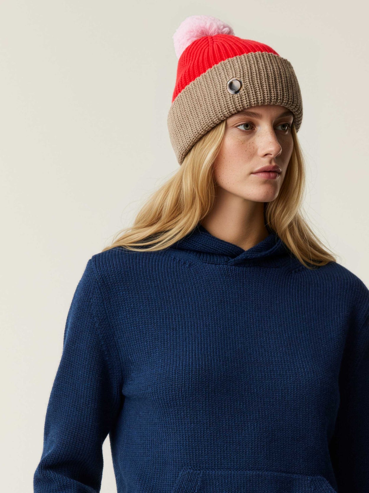 The Iconic Bobble Beanie Poppy Red Female Image