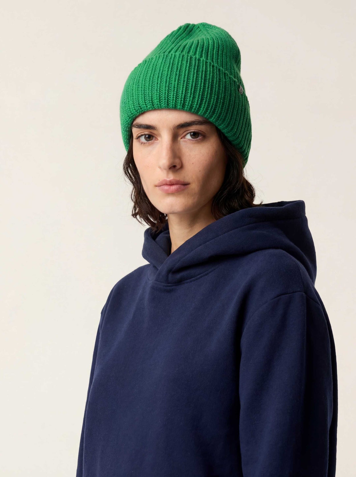 The Iconic Beanie Bottle Green Female Image