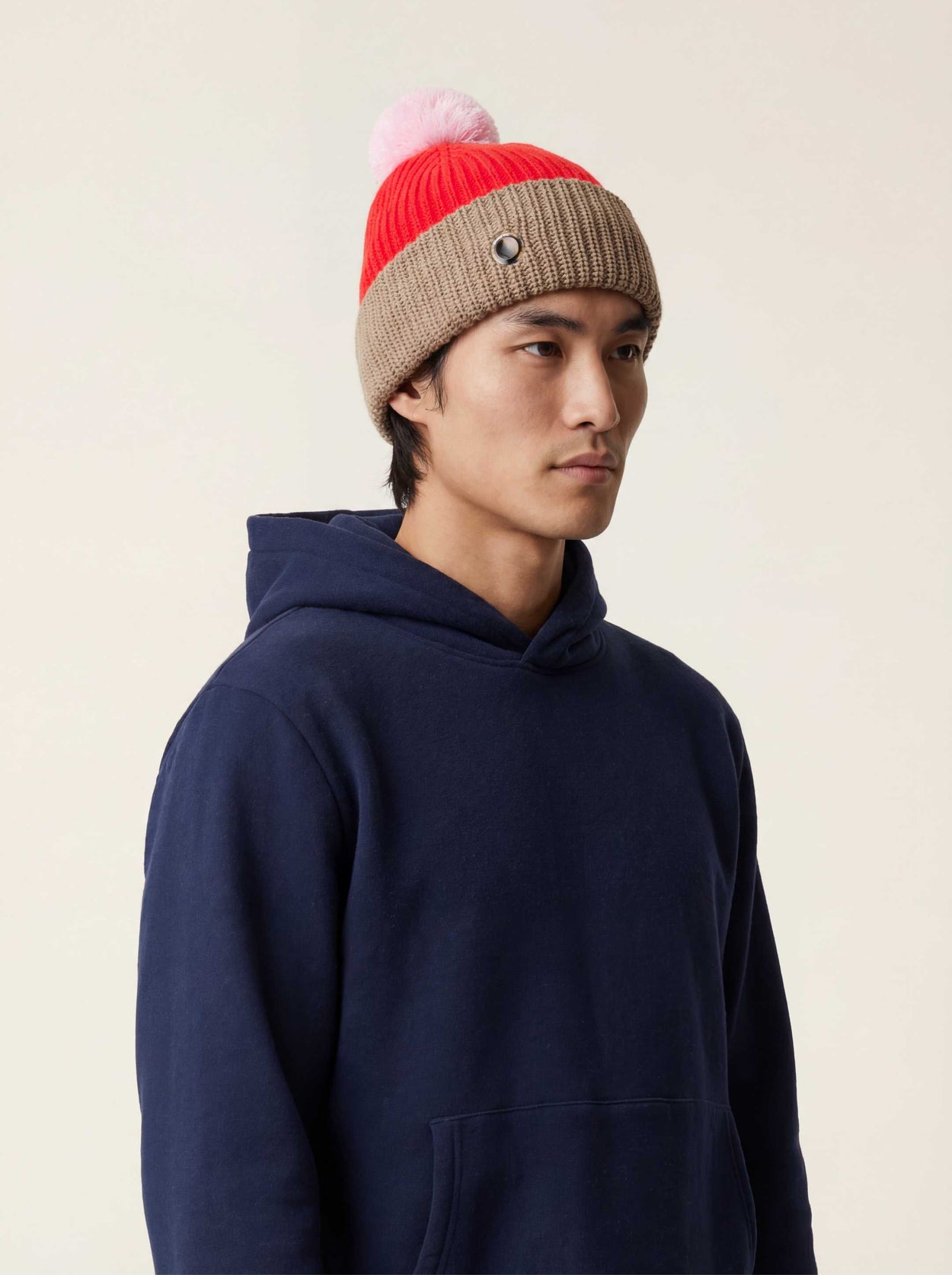 The Iconic Bobble Beanie Poppy Red Male Image