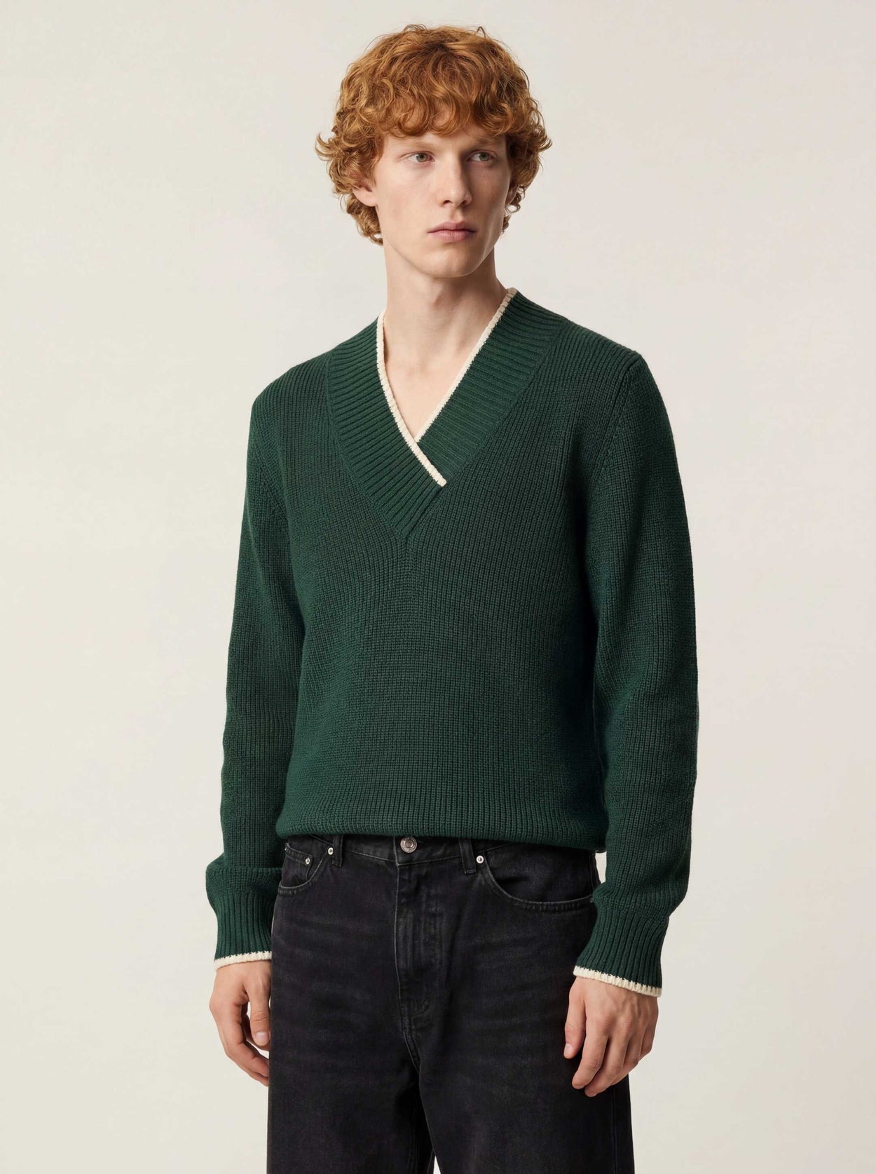 The Vale V-Neck Emerald Green Male Image